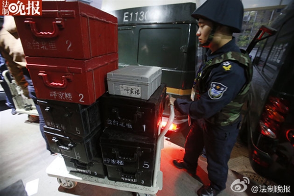 新版人民幣出庫實拍！43輛特種車排隊取運