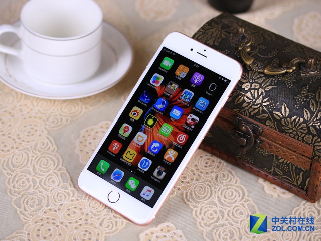 玫瑰金惹人愛(ài) 蘋果iPhone6s Plus到貨 