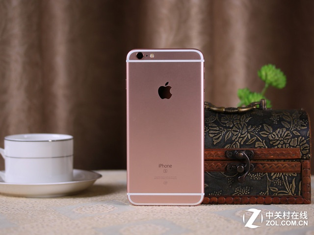 玫瑰金惹人愛(ài) 蘋果iPhone6s Plus到貨 