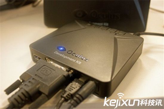 全球首臺(tái)Oculus Rift消費(fèi)版收貨啦：創(chuàng)始人送貨上門(mén)