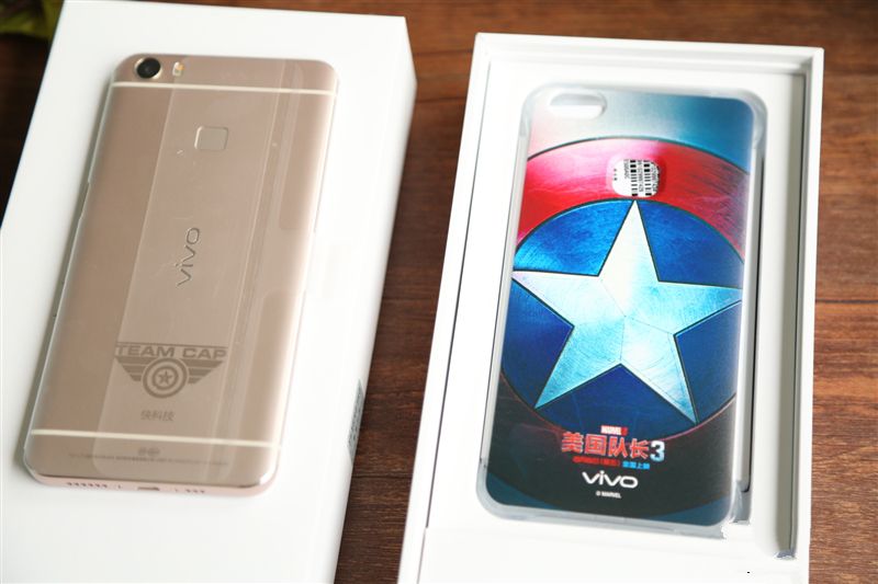 6G內(nèi)存+驍龍820+雙曲面屏！vivo Xplay5旗艦版評測