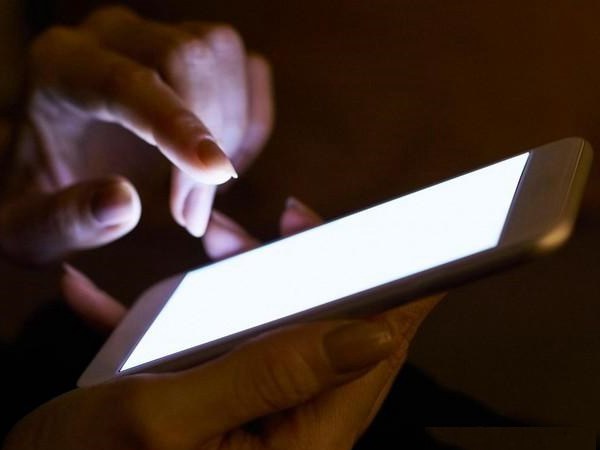 一條短信就能盜走你的賬戶密碼 黑客是怎么做到的？