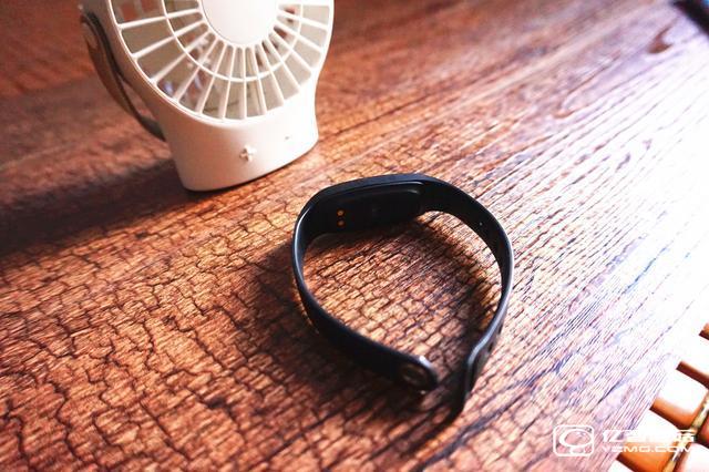 bong 3 HR智能手環(huán)首發(fā)開箱評(píng)測 169的價(jià)格和小米手環(huán)2比怎樣？