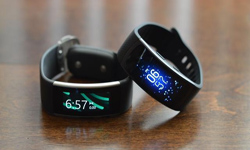 三星Gear Fit2手環(huán)和微軟Band 2手環(huán)對(duì)比評(píng)測(cè)  兩款誰(shuí)更值得購(gòu)買(mǎi)