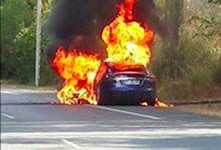 特斯拉電動汽車起火自燃! 事件詳細報道