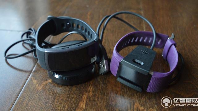 Gear Fit 2對比Fitbit Charge 2 誰更好用？