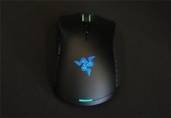 雷蛇展示無(wú)線充電鼠標(biāo) 靠鼠標(biāo)墊提供電力