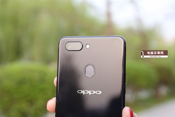 3K檔的熱門(mén)旗艦機(jī) 榮耀10和OPPO R15買(mǎi)哪個(gè)好？g
