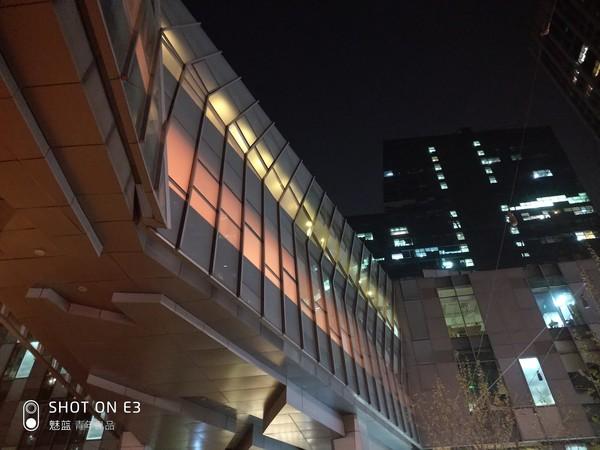 魅藍(lán)E3和努比亞Z18mini哪個(gè)好？nubia Z18mini與魅藍(lán)E3區(qū)別對(duì)比