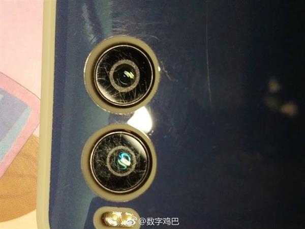 堅(jiān)果R1手機(jī)剛上市 你就不得不“理解萬(wàn)歲”了