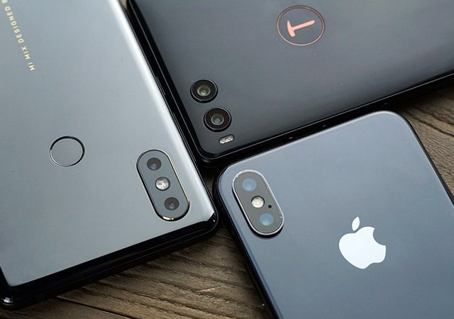 堅(jiān)果R1、小米MIX2S、iPhone X對(duì)比評(píng)測(cè) 國(guó)產(chǎn)旗艦對(duì)決蘋果