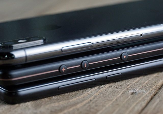 堅(jiān)果R1、小米MIX2S、iPhone X對(duì)比評(píng)測(cè) 國(guó)產(chǎn)旗艦對(duì)決蘋果
