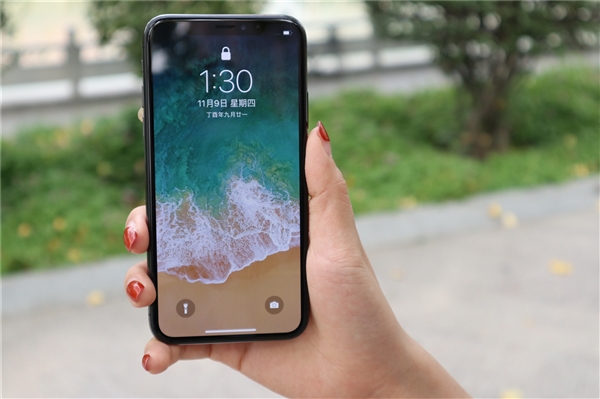 iPhone X Plus曝光：6.5英寸屏幕夸張大爆發(fā)！