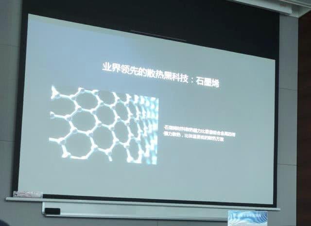 為什么說iPhoen XS不算是一款全能型手機？