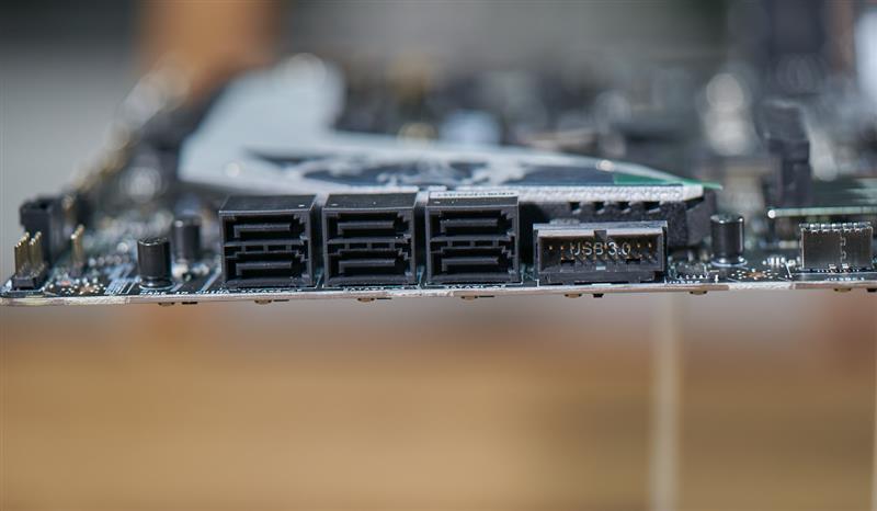 9代酷睿超頻式微！微星MPG Z390 GAMING PRO CARBON AC暗黑板主板評測：內(nèi)存超頻時代到來